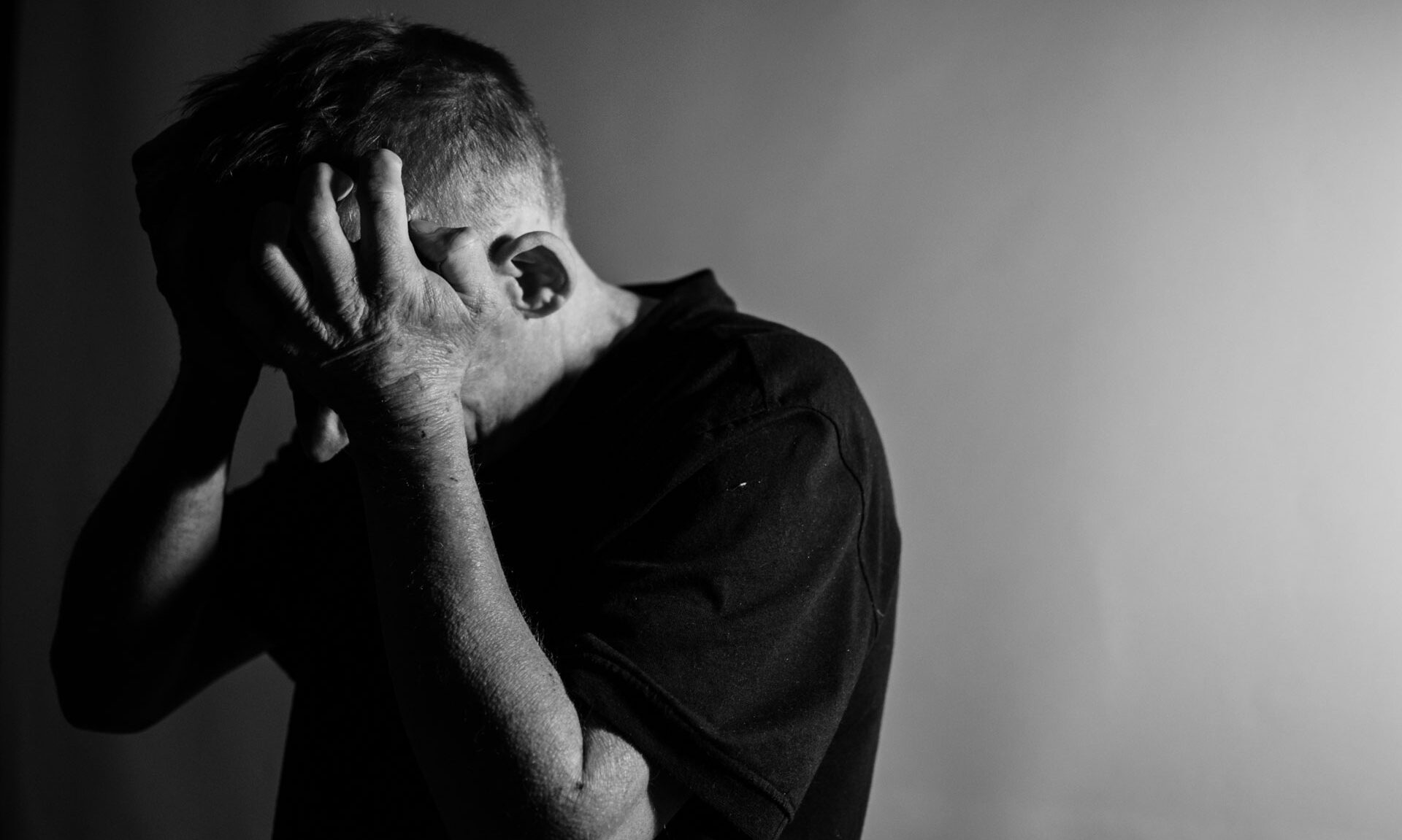 cropped-depression-2912404.jpg
